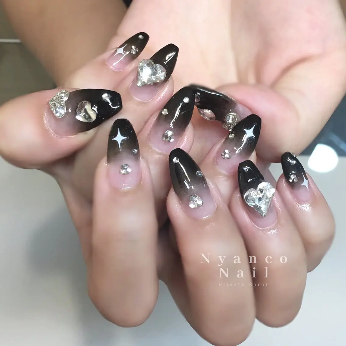 ネイル ジェルネイル グラデーション ハート キラキラネイル 夏ネイル Nyanco Nailのネイルデザイン