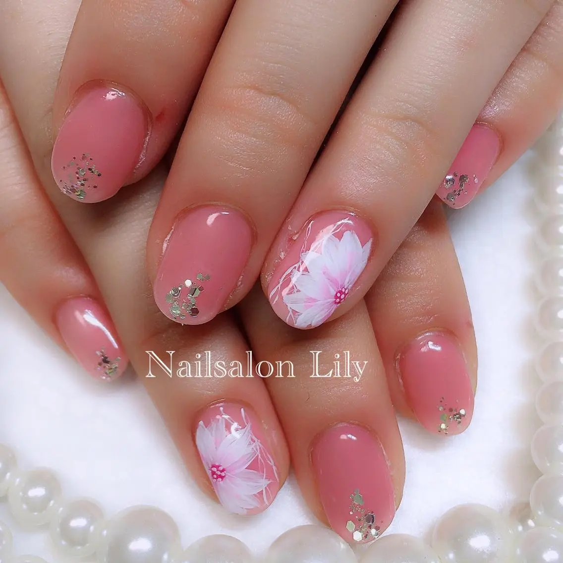 ネイル フラワーネイル Lily*nail 🌻Mii🌻のネイルデザイン