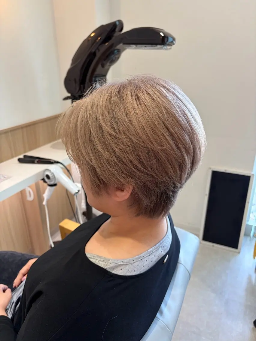 カラー ブリーチ 透明感カラー ダブルカラー カット ヘアカラー トリートメント 若江岩田駅/ あびる/東大阪のヘアスタイル