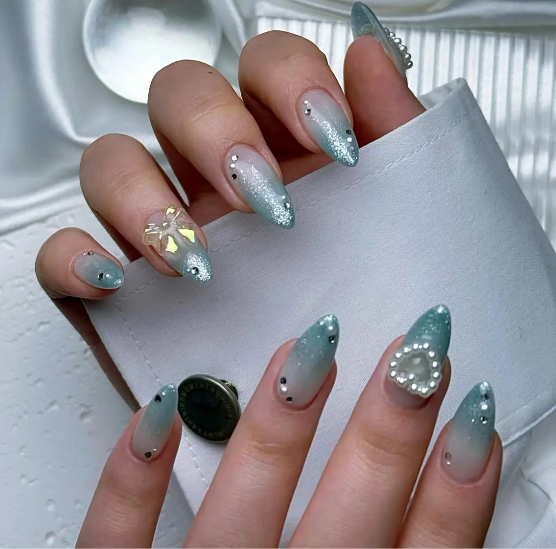 ネイル フレンチネイル ジェルネイル 韓国ネイル マグネットネイル ネイルチップ Rin Nail 新大久保店のネイルデザイン