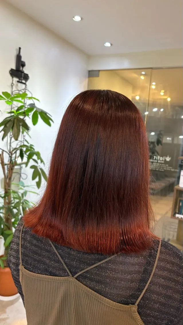 ミディアム カラー ピンクカラー レッドカラー カット ヘアカラー オオミチ ワカナのヘアスタイル