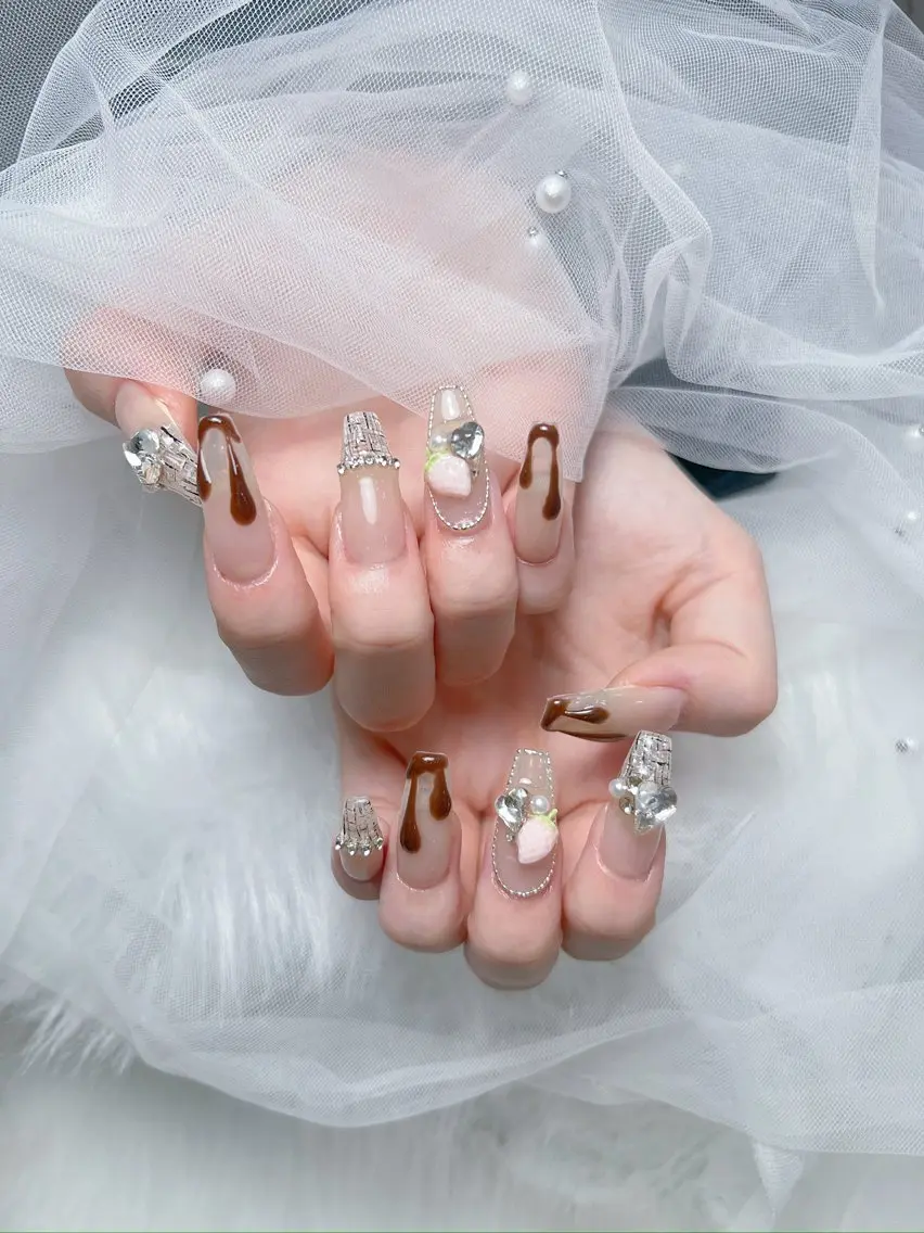 ネイル アートネイル オーロラネイル チークネイル 長さ出し フットネイル Miya _nailのネイルデザイン
