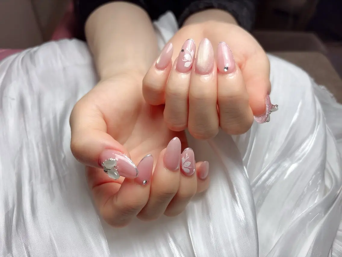 ネイル ハンドネイル ハンドケア みなみ 。のネイルデザイン