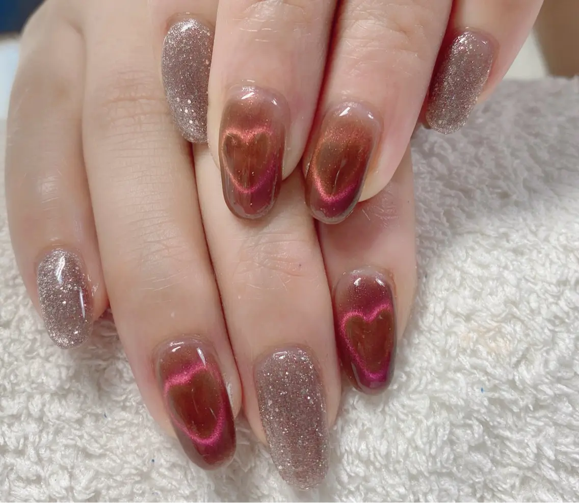 ネイル ハート マグネットネイル ハンドネイル ニュアンスネイル🌈 MYU Nailsのネイルデザイン