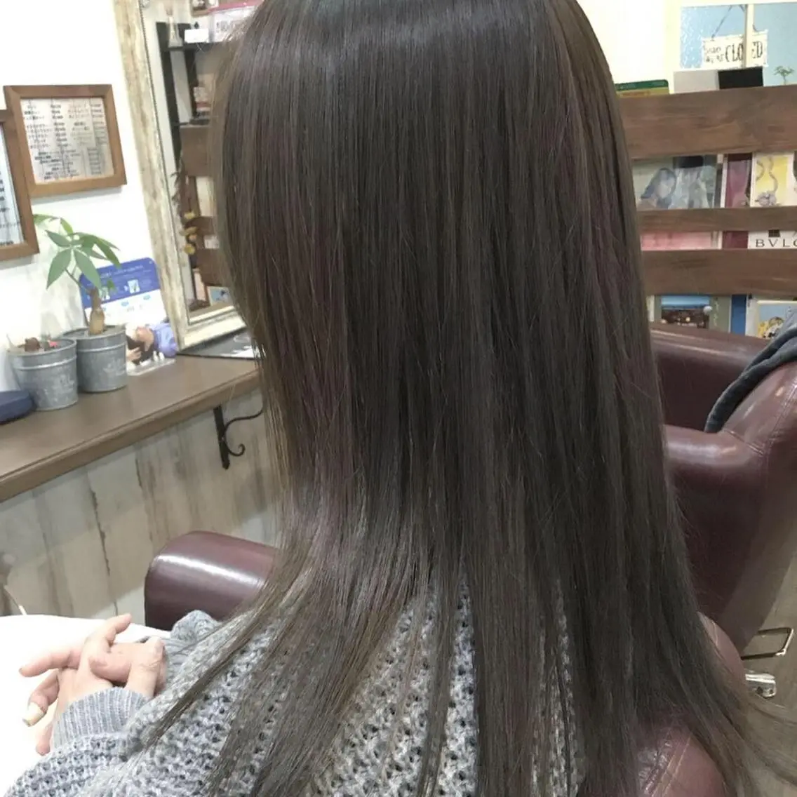 ロング カラー パーマ embrace エンブレイスのヘアスタイル