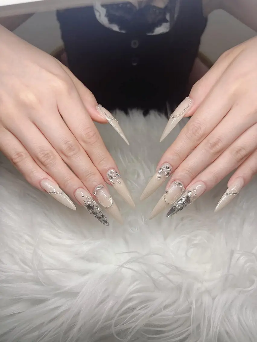 ネイル 長さ出し グラデーション 卒業式 キラキラネイル マグネットネイル Lee Nailsのネイルデザイン