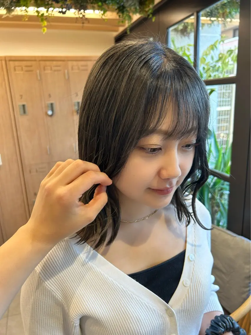 カラー ブリーチ グレージュ ヘアカラー 透明感カラー レイヤー/むつきのヘアスタイル