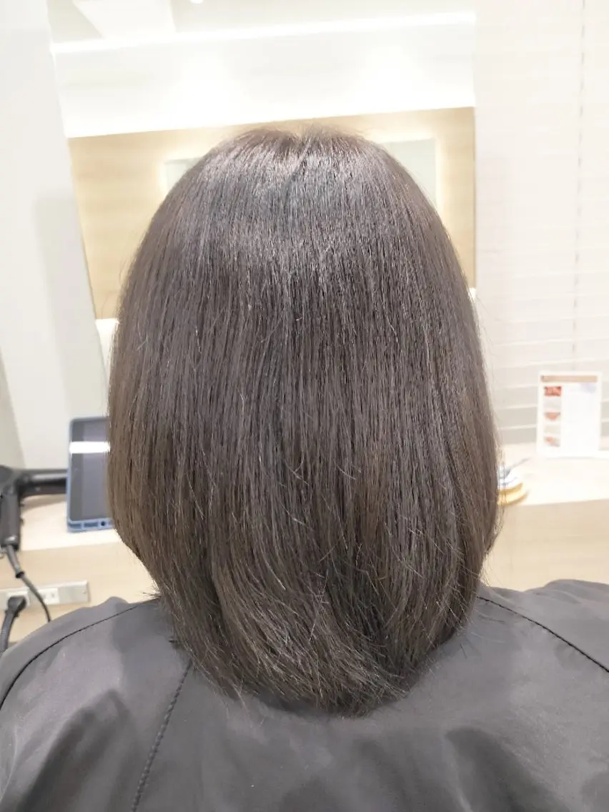 ミディアム ヘアカラー ほんま ひろみのヘアスタイル