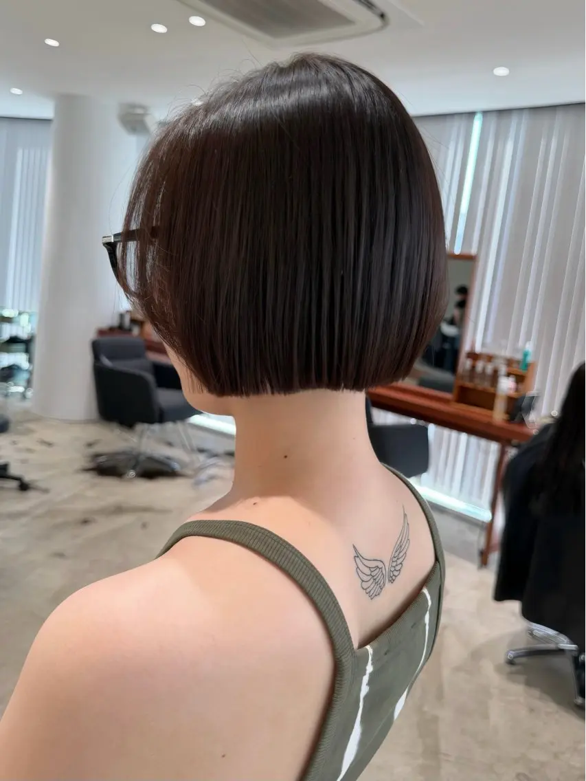 ショート カット ヘアカラー 切りっぱなしボブ/ 色気カラー/NANAのヘアスタイル