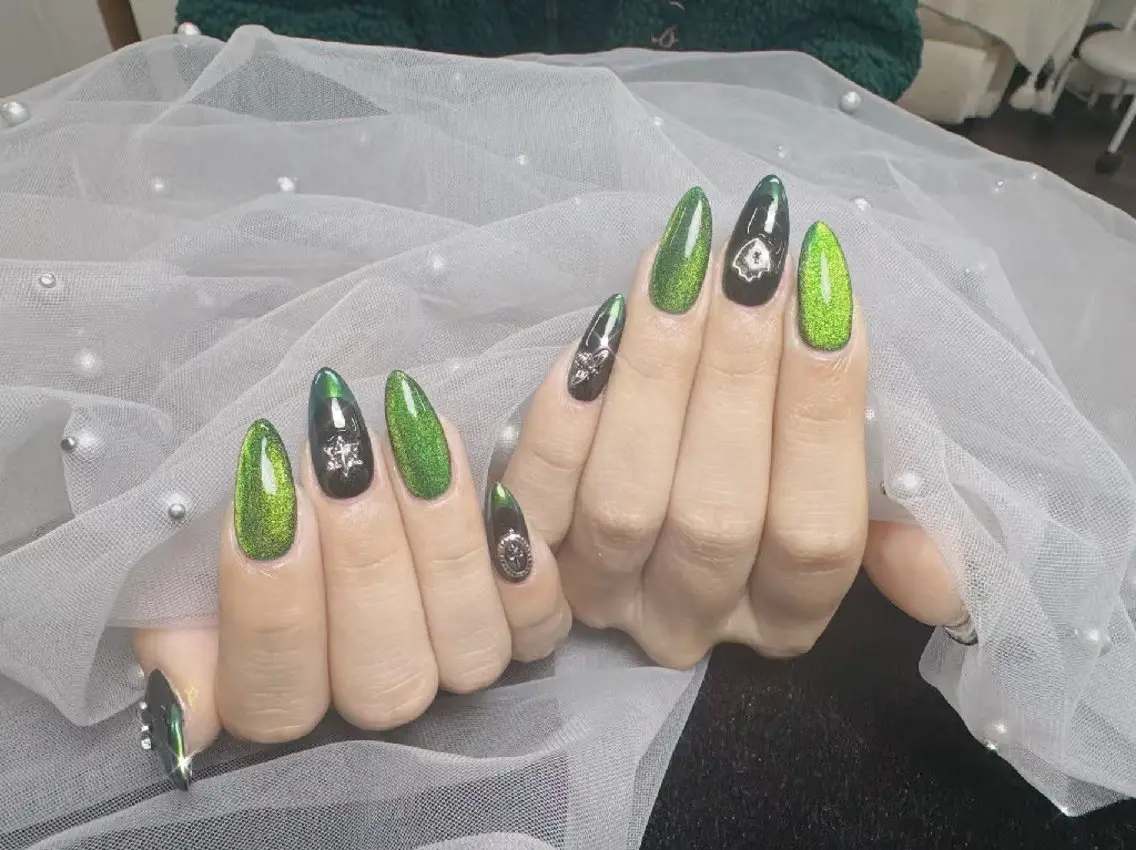 ネイル ENsalon AKIRAのネイルデザイン
