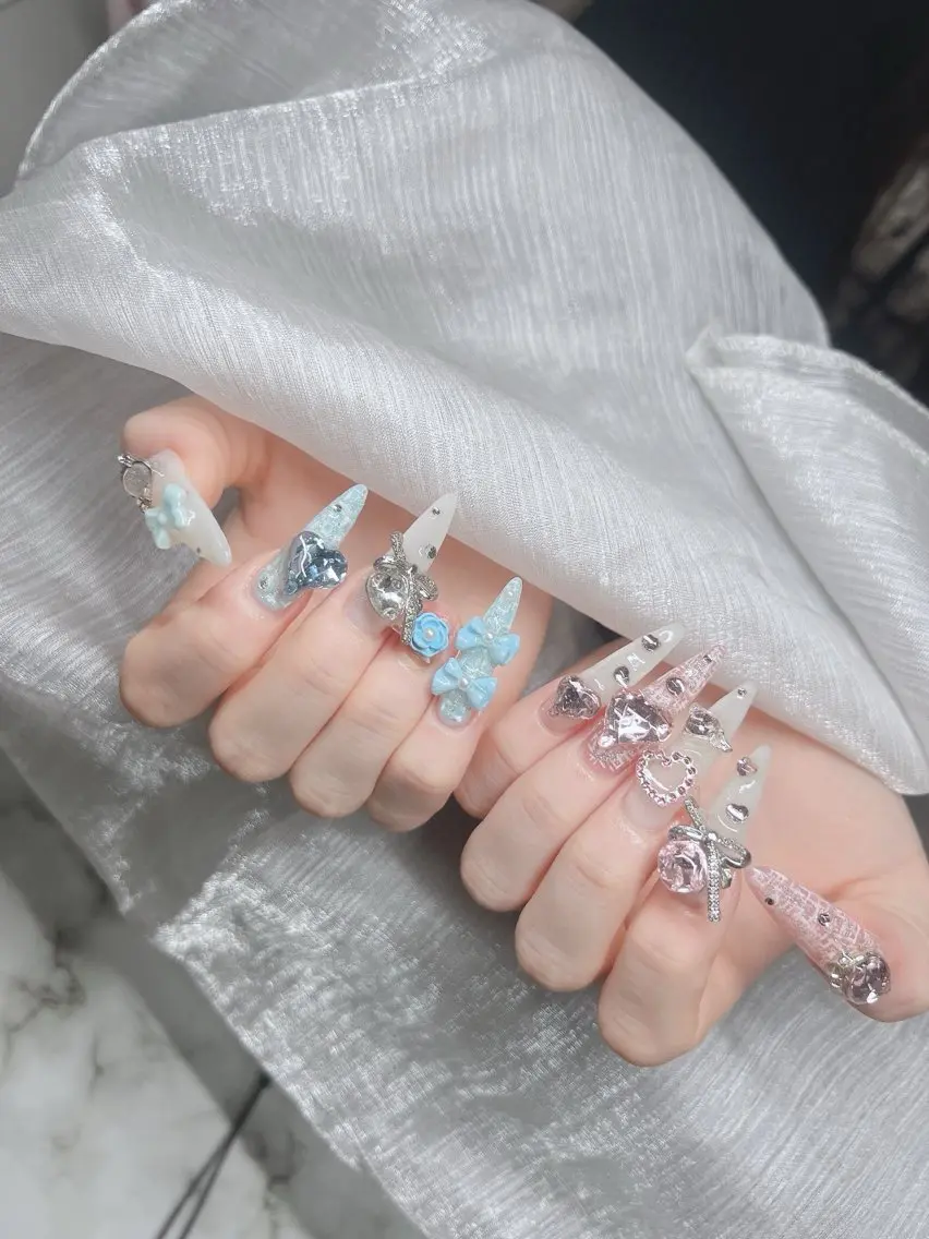 ネイル オーロラネイル チークネイル 長さ出し フットネイル フレンチネイル ハンドネイル Lee Nails チップ長さだし専門店のネイルデザイン