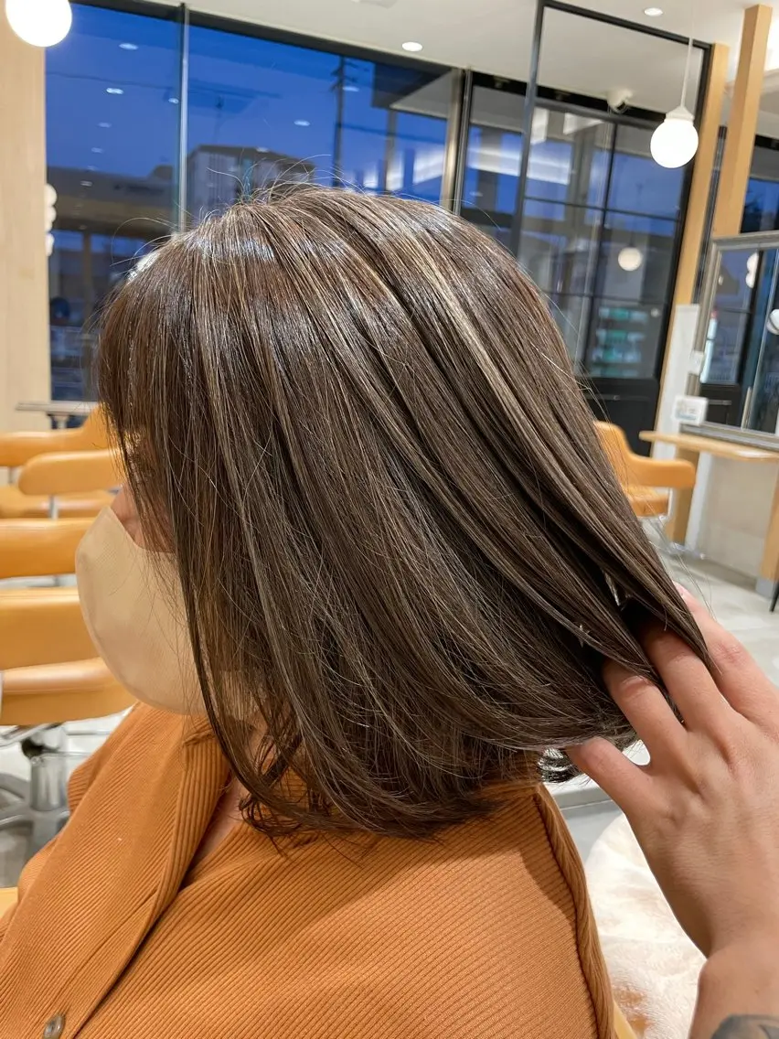 【白髪が気になりだした方に】カット+白髪ぼかしオイルカラー+補修トリートメントの写真