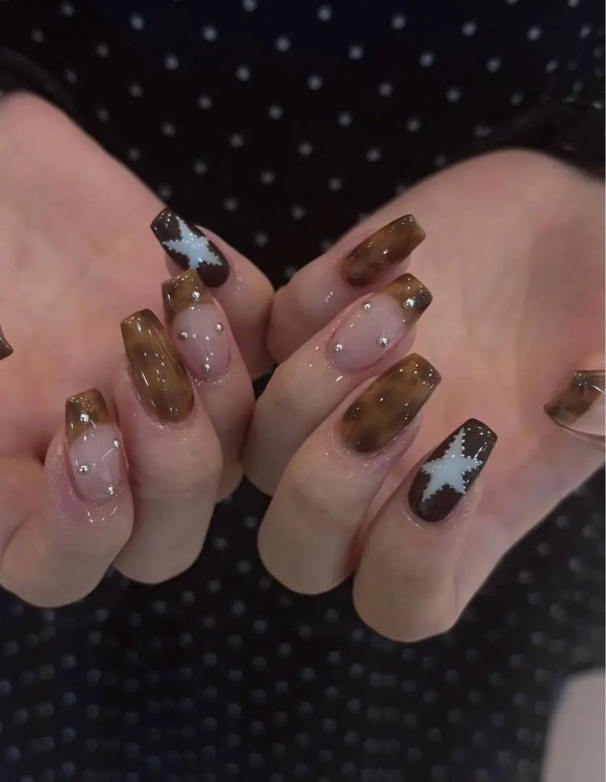 ネイル 韓国ネイル マグネットネイル 持ち込み ハンドネイル Mimi Nail_Royalのネイルデザイン