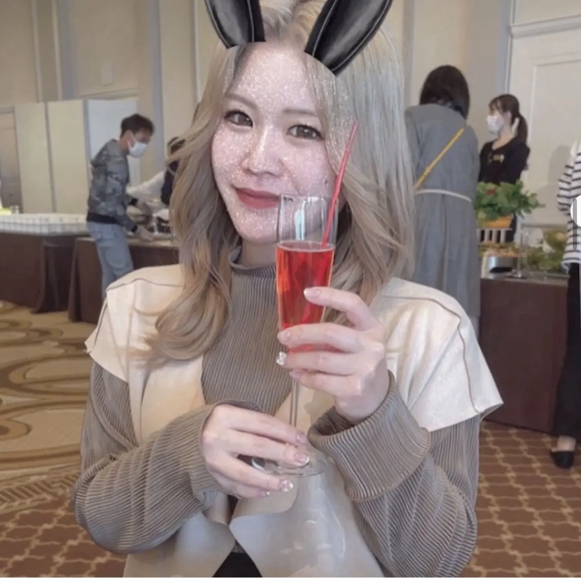 ロング こばやし あこのヘアスタイル