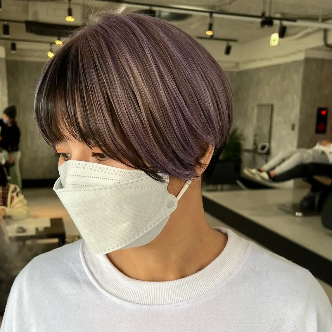 ショート カラー ヘアアレンジ ラベンダーカラー シルバー ショートヘア TIDEHAIR SHIHOのヘアスタイル