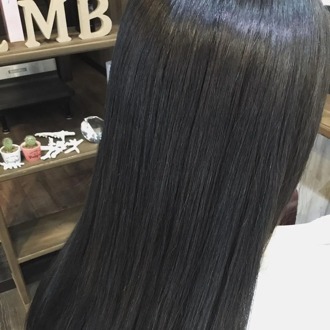 ロング カラー パーマ embrace エンブレイスのヘアスタイル