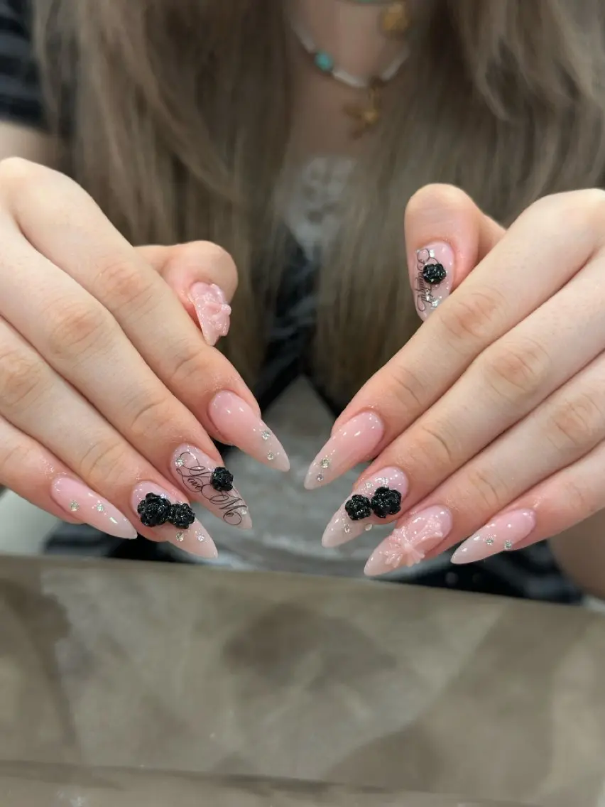 ネイル ジェルネイル 韓国ネイル 持ち込み シンプルネイル ワンホンネイル ハンドネイル 🎀Aura. Yurachanのネイルデザイン