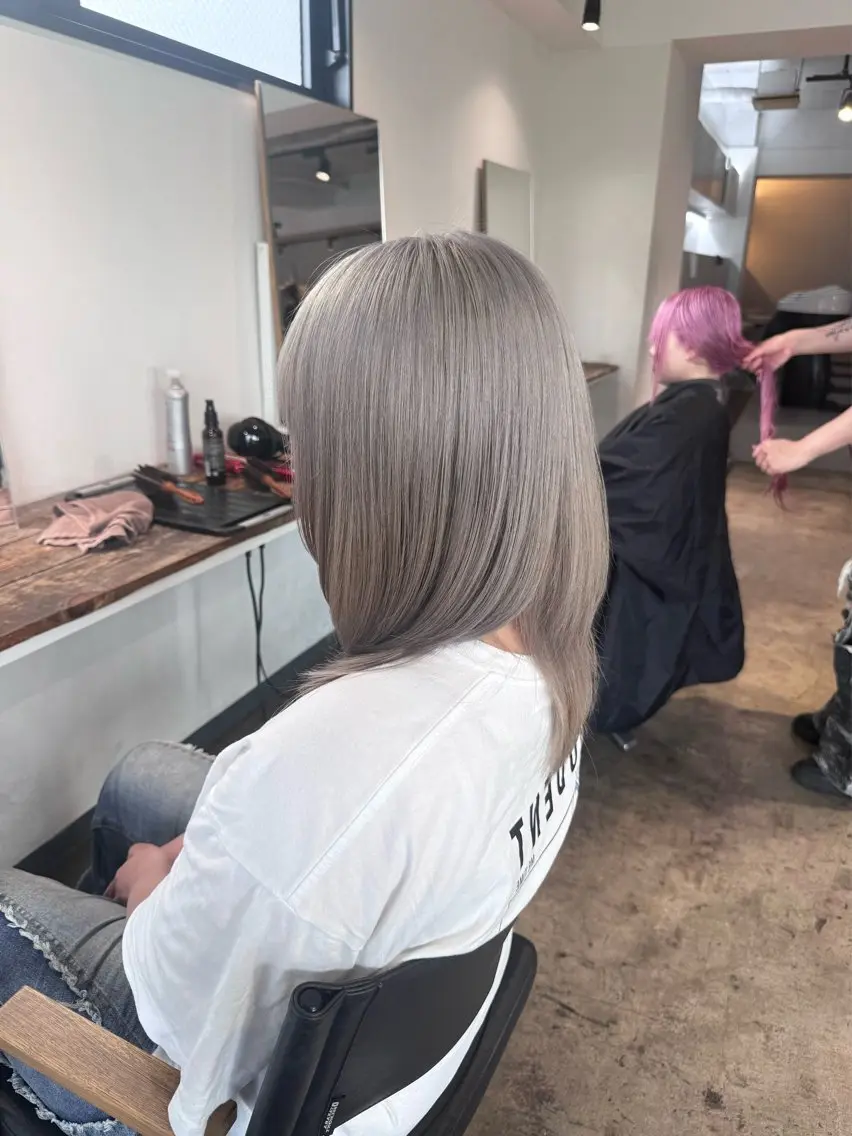 ロング カラー ブリーチ シルバー ヘアカラー トリートメント 🫧ブリーチカラー/ 透明感/メンズ/みきのヘアスタイル