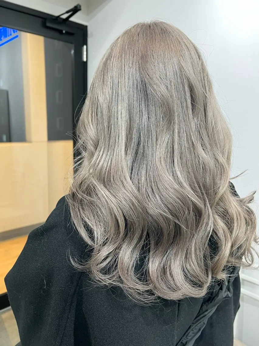 ロング ヘアカラー 透明感/ダブルカラー 🦋TOMOKA🦋のヘアスタイル
