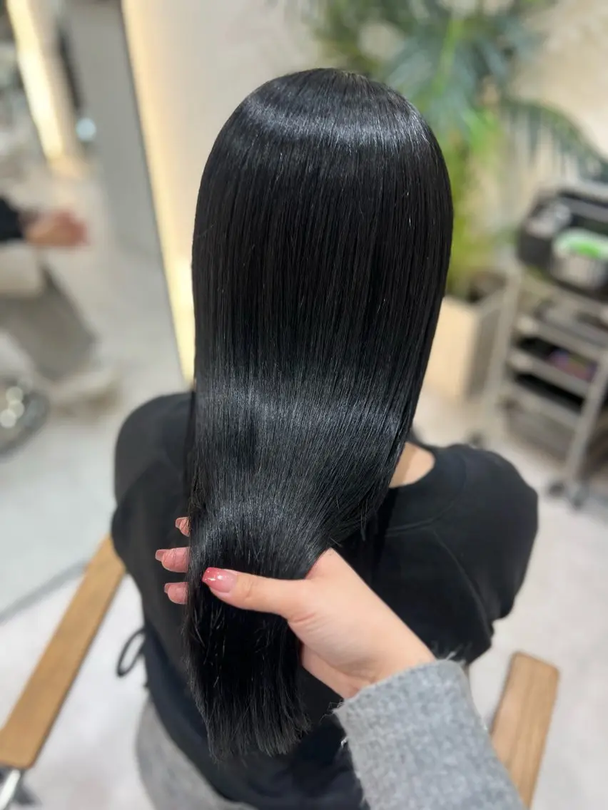 ロング カラー Zina aimiのヘアスタイル
