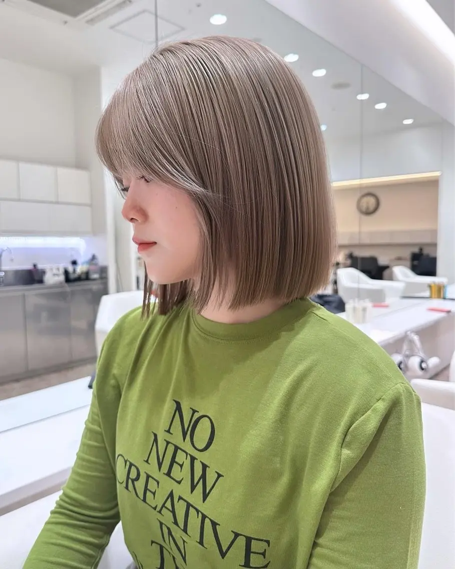 ショート カラー ヘアアレンジ ベージュカラー ブリーチ ハイトーンカラー ミルクティーベージュ ボブ 🌿レイヤー/ブリー チ/🌿JINのヘアスタイル