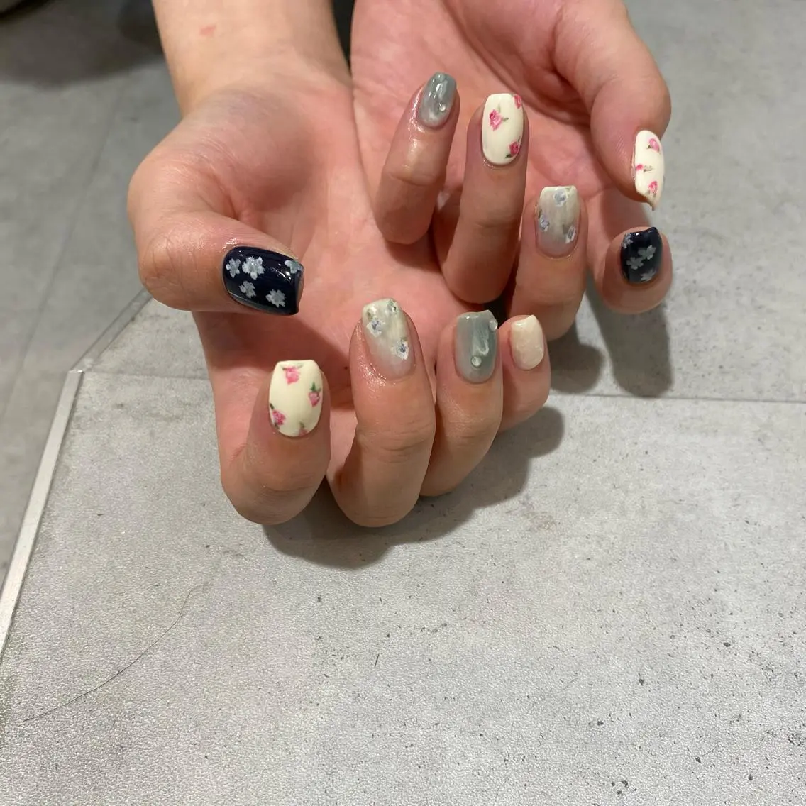 ネイル ハンドネイル 岩本 杏のネイルデザイン