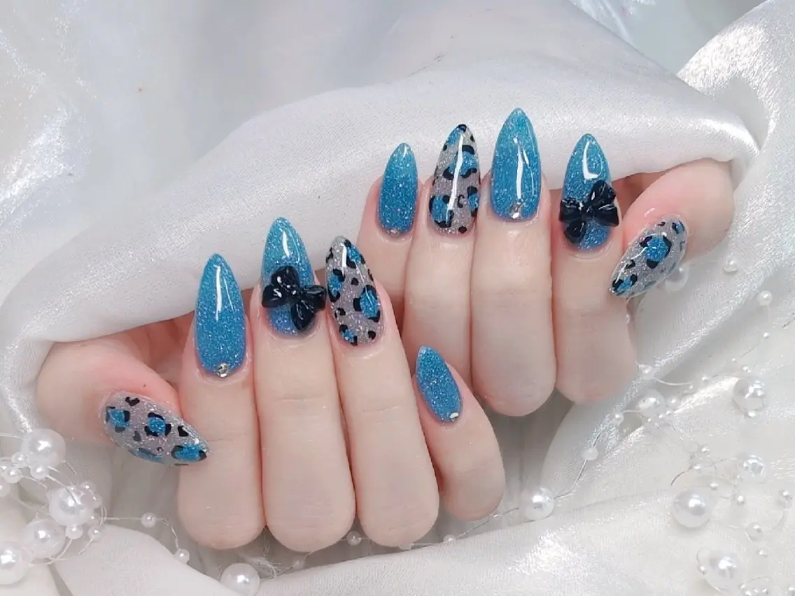 ネイル 長さ出し ジェルネイル キラキラネイル ラメ(グリッター) ニュアンスネイル Chouette Nailのネイルデザイン