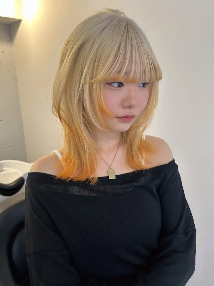 セミロング 綺星 ハイトーン/デザインのヘアスタイル