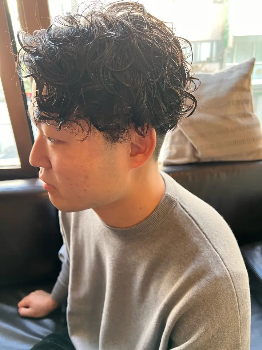 パーマ メンズ カット パーマ 透明感・艶感 小坂隼斗のヘアスタイル
