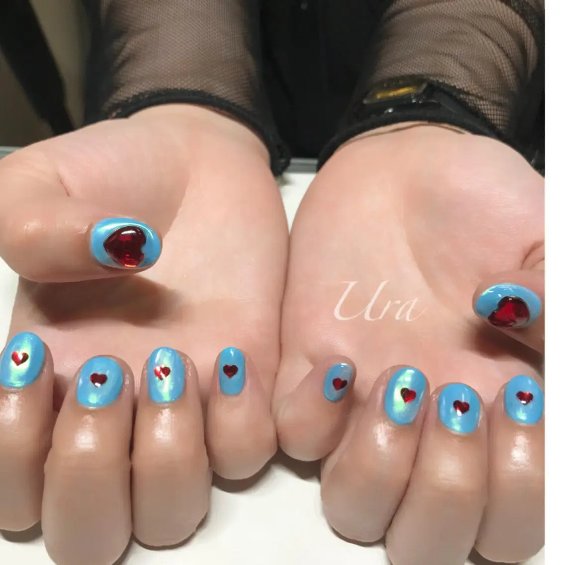 ネイル オーロラネイル ハート 水色 UrakoNail 《nail》のネイルデザイン