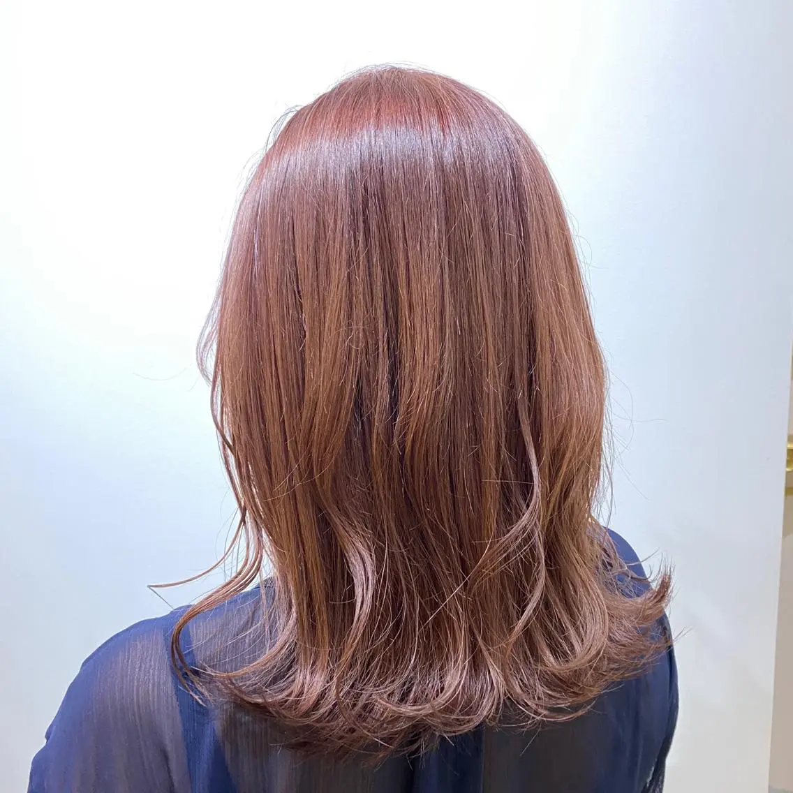 セミロング カラー アッシュ ピンクカラー ピンクアッシュ ヘアカラー トリートメント 中司 莉菜のヘアスタイル