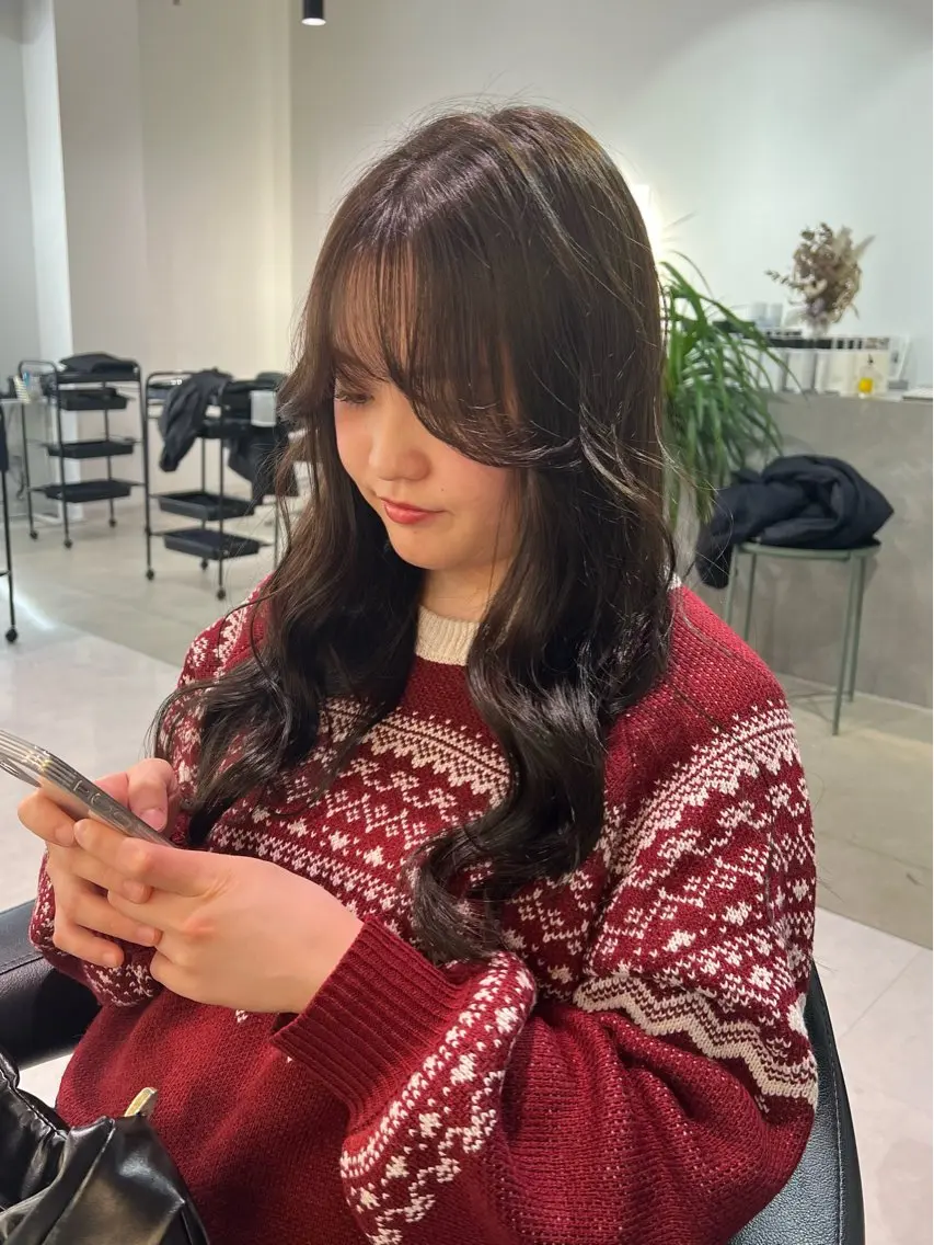 セミロング 顔周りカット カット VISION 巻幡野花のヘアスタイル
