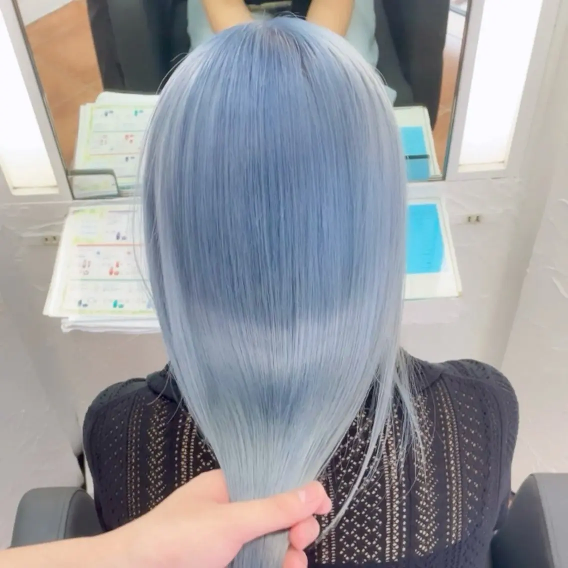 ロング カラー ブリーチ ブルーカラー ケアブリーチ デザインカラー ハイトーンカラー ヘアカラー トリートメント ブリーチなしピンク 赤井龍斗のヘアスタイル