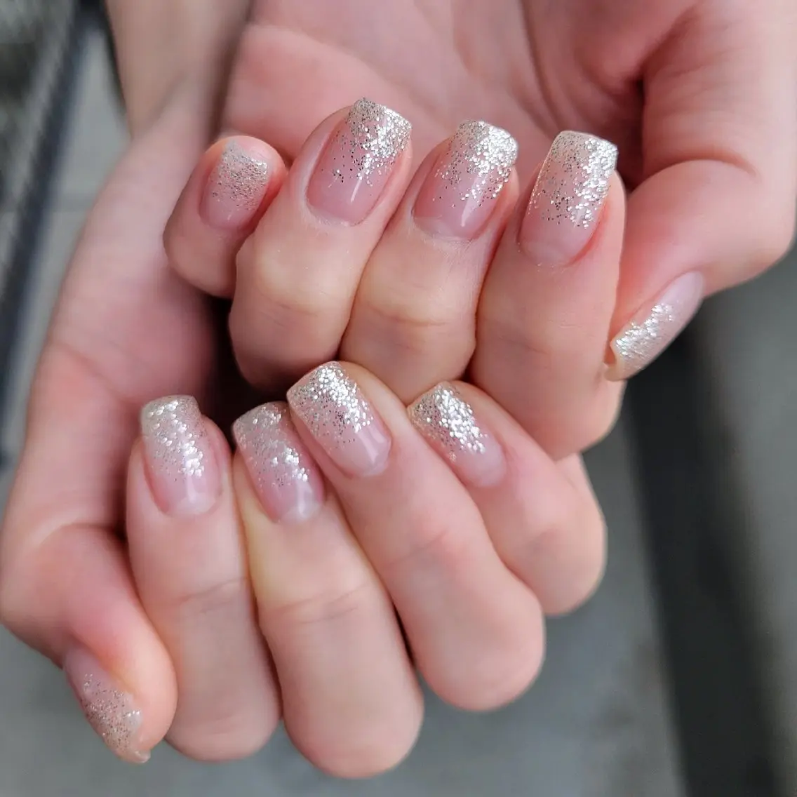 ネイル ラメ(グリッター) ラメグラデーション スクエアネイル Natsumi 🦊  Nailのネイルデザイン