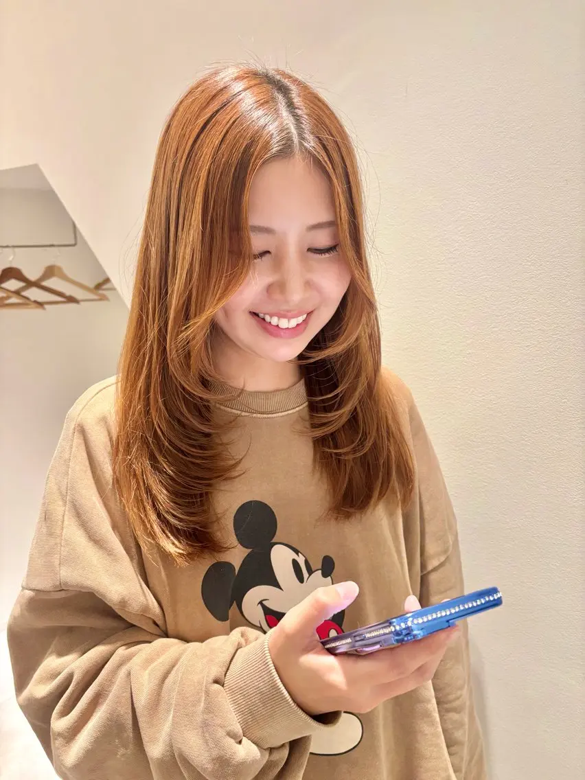 ロング ロングレイヤー 韓国風ヘア レイヤーカット ロング 小顔カット 苅郷 羽瑛のヘアスタイル