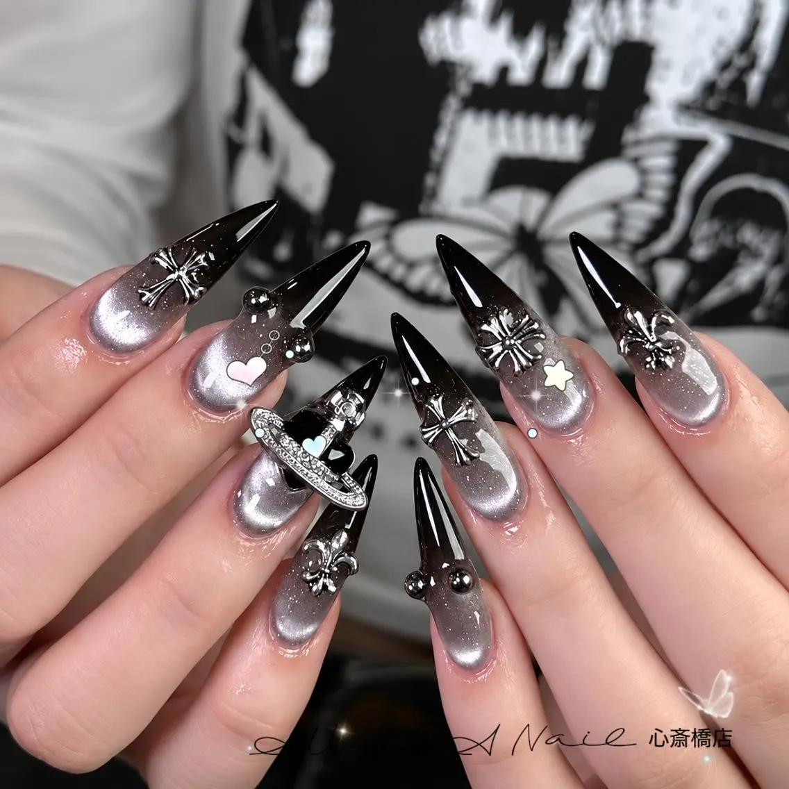ネイル アートネイル ボルドー 長さ出し ハロウィン キラキラネイル ハンドネイル H-nail ロング/3D/Y2Kのネイルデザイン