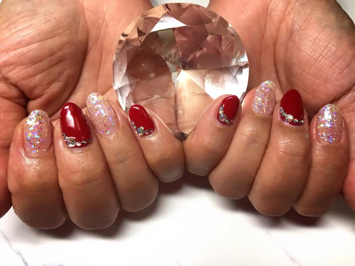ネイル キラキラネイル 赤色 ハンドネイル Nail Salon macherieのネイルデザイン