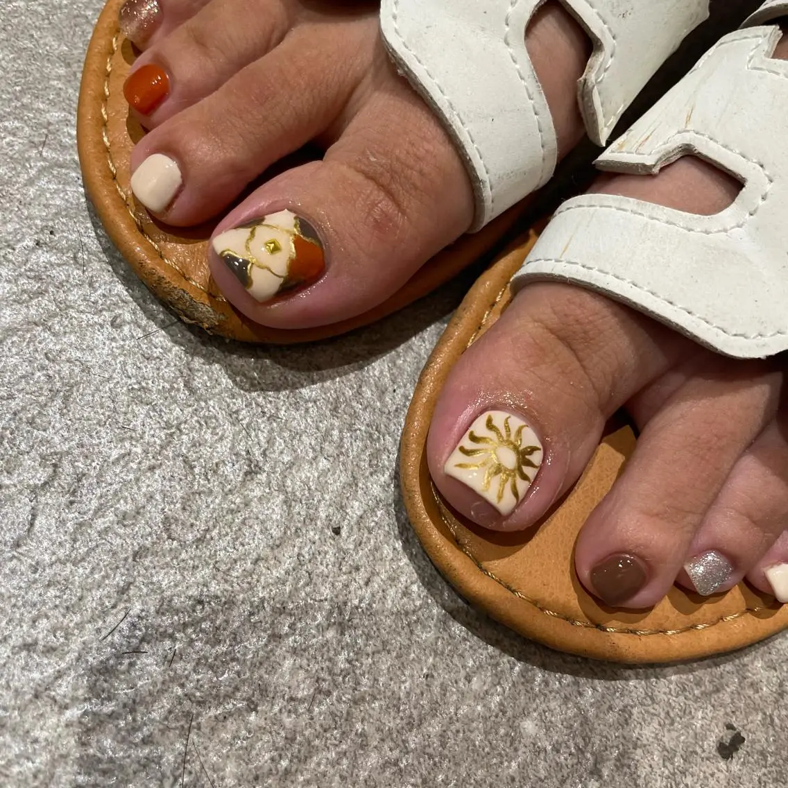 👣デザインフット⚠️ネイルオフなし　持ち込みデザイン🙆‍♀️ お任せでも大丈夫です‼️自爪の傷まないパラジェル使用の写真
