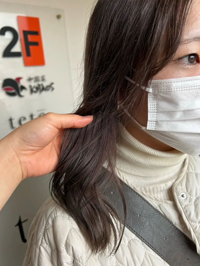 セミロング カラー グレージュ ラベンダーカラー ラベンダーグレージュ ラベンダーグレー ヘアカラー 透明感カラー レイヤー/むつきのヘアスタイル
