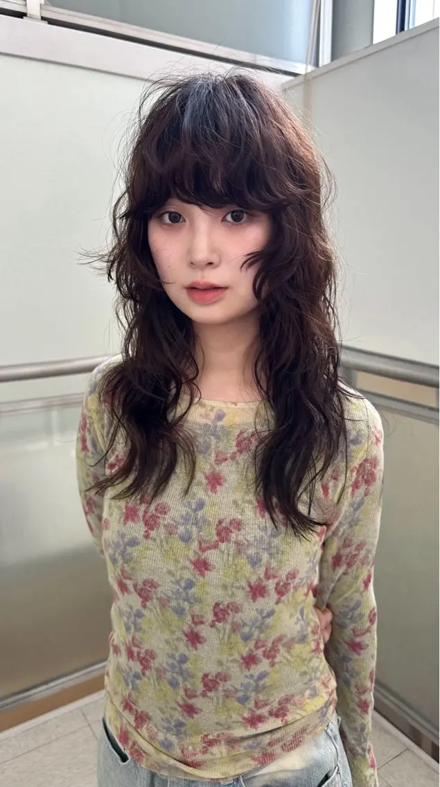 ロング パーマ シロマ ライカのヘアスタイル