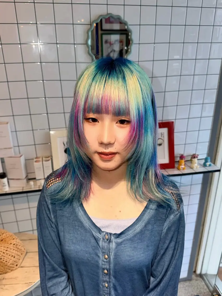 セミロング カラー ブルーカラー デザインカラー ピンクカラー ヘアカラー 個性的カラー ☆≡ねねのヘアスタイル