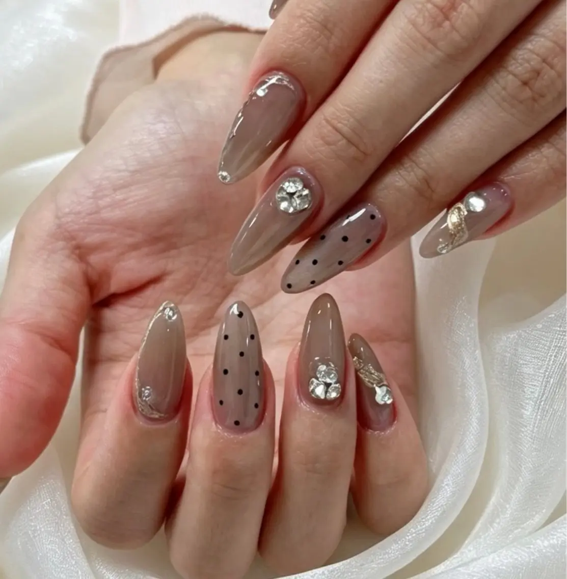 ネイル オーロラネイル べっ甲ネイル チークネイル 成人式 長さ出し ハンドネイル ハンドケア For you. Nail Salonのネイルデザイン