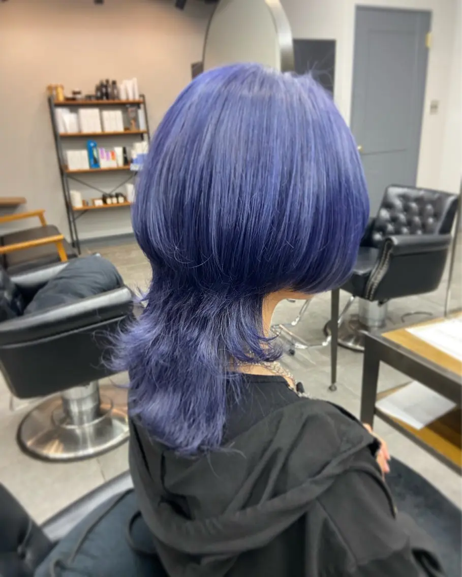 カラー ブリーチ シルバー ヘアカラー 韓国風・透明感カラー 💫ami💫のヘアスタイル