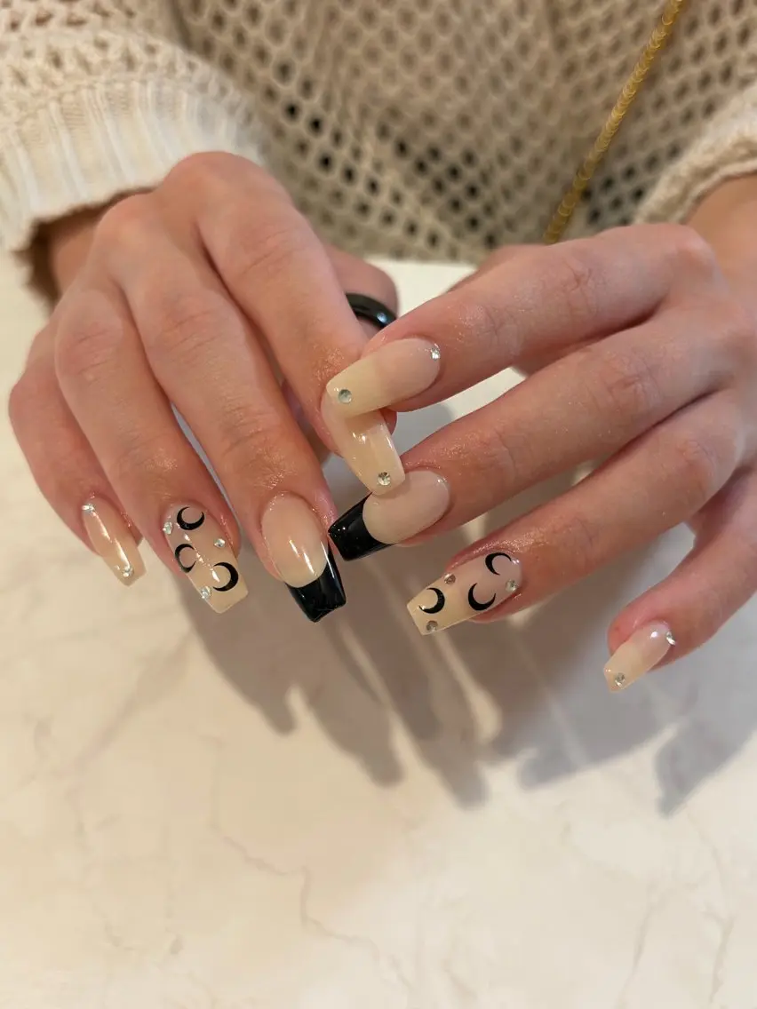 ネイル Salondevi2 isanaのネイルデザイン