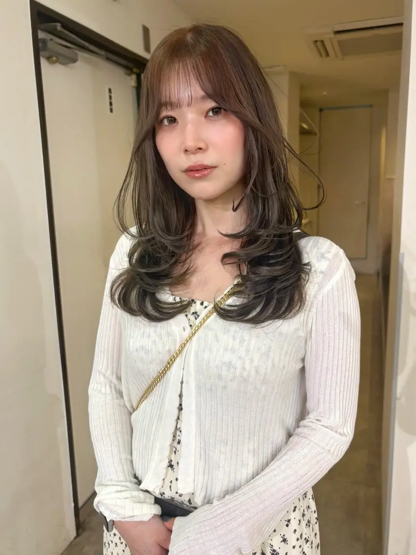 セミロング カラー ブリーチ ダブルカラー ブリーチなしカラー カット ヘアカラー mizuki/ピンク ベージュ.レイヤーのヘアスタイル