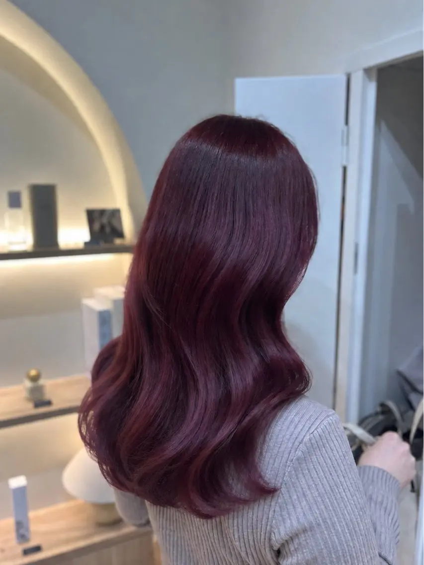 カラー Zina aimiのヘアスタイル