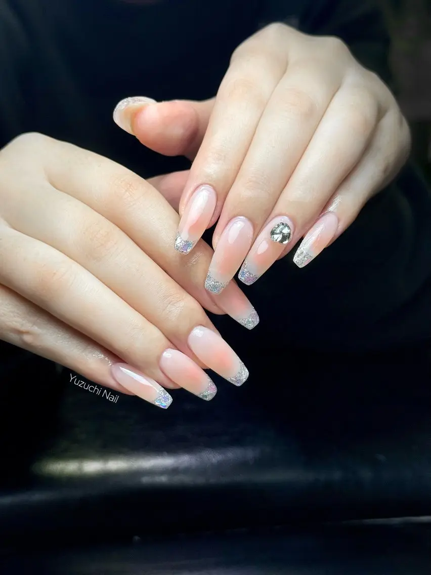 ネイル チークネイル ドット キラキラネイル 韓国ネイル レース ハンドネイル ハンドケア Yuzuchi Nailのネイルデザイン