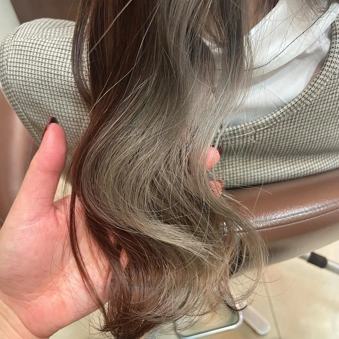 セミロング カラー グレージュ 🍒暖色カラー🍒 ✨髪質改善✨西村亜弥のヘアスタイル
