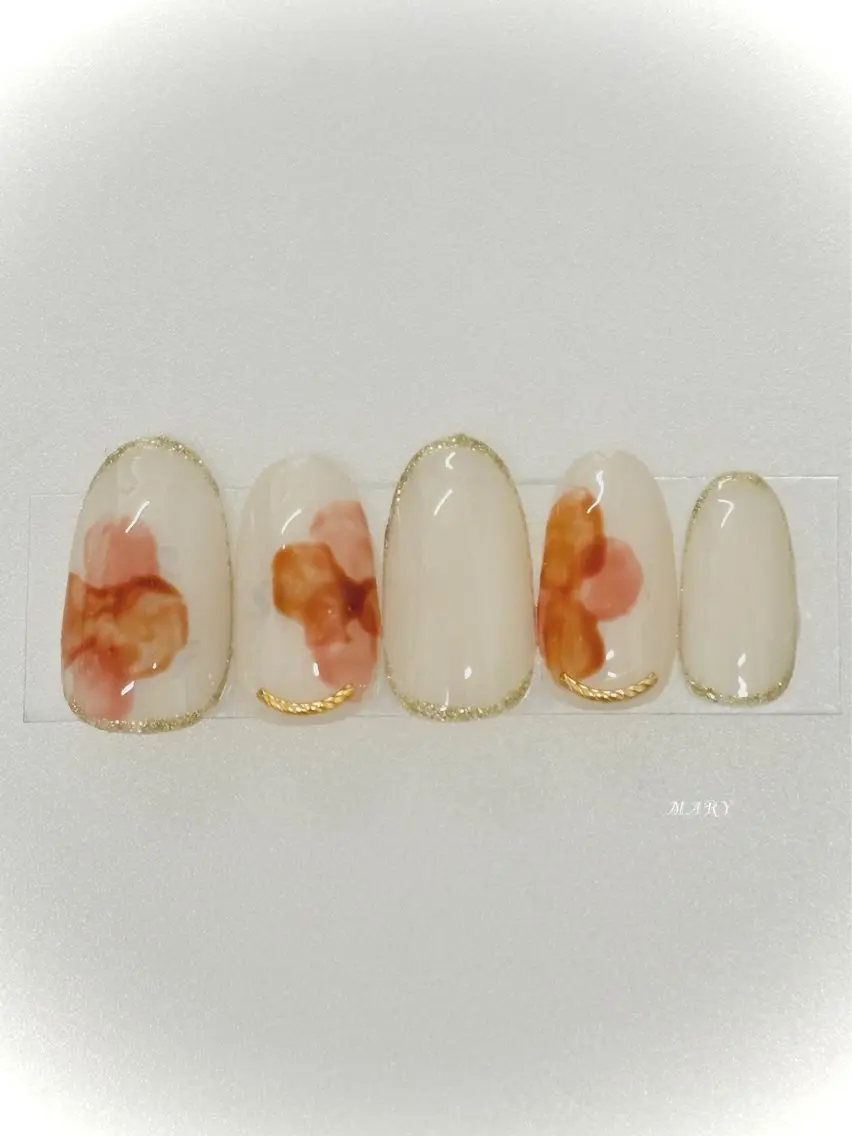 ネイル ニュアンスネイル ワンカラーネイル ホワイト ハンドネイル Mary nail .narumiのネイルデザイン
