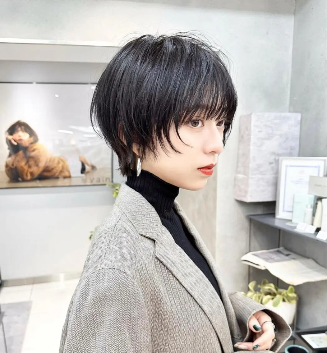 ショート カラー ウルフ🦋顔まわり ❤︎ ͛めいのヘアスタイル